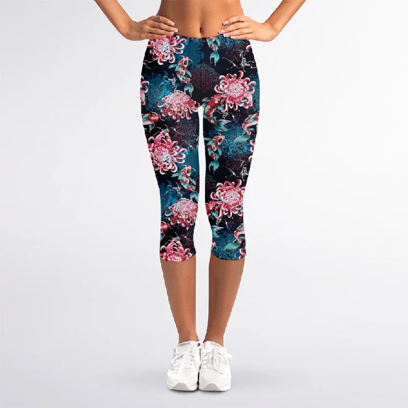 Japanese Koi And Chrysanthemums Print Women's Capri Leggings Comfortable Bootcut Workout Leggings